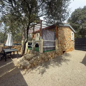 https://le-repos-des-chnes.fr-provencehotel.com